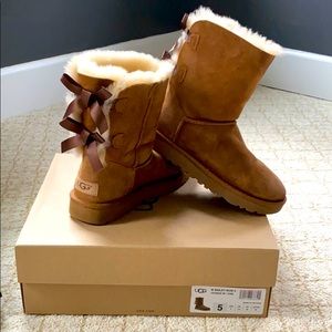 Uggs Bailey Bow- Chestnut